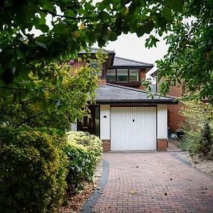  Holiday home Stylish Family In Desirable Penylan + Parking